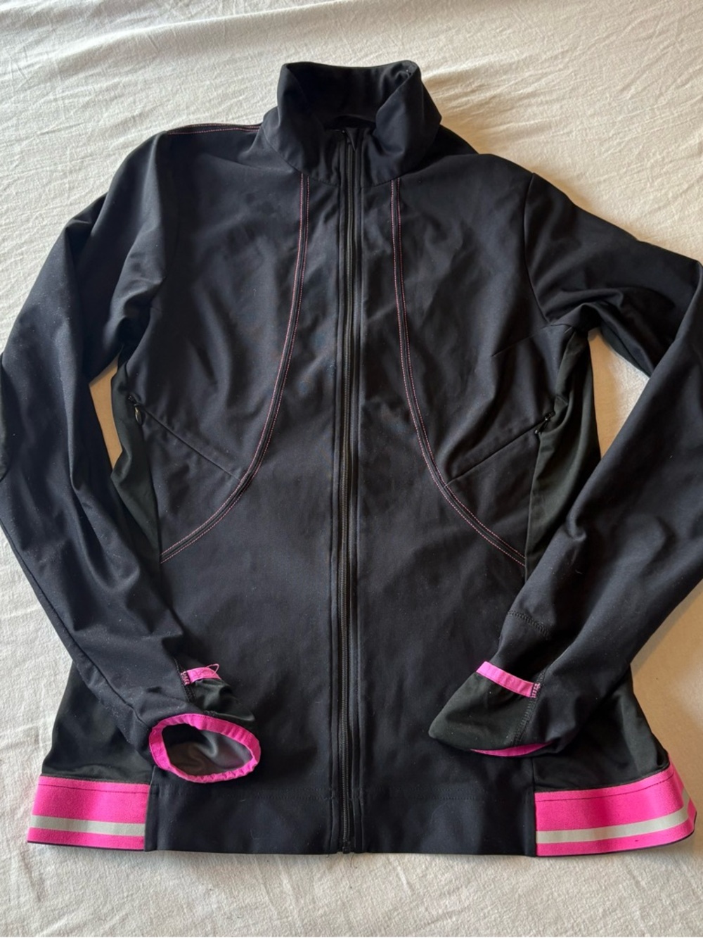 GORE women’s running Jacket with Pink reflective Trim and 3 pockets
